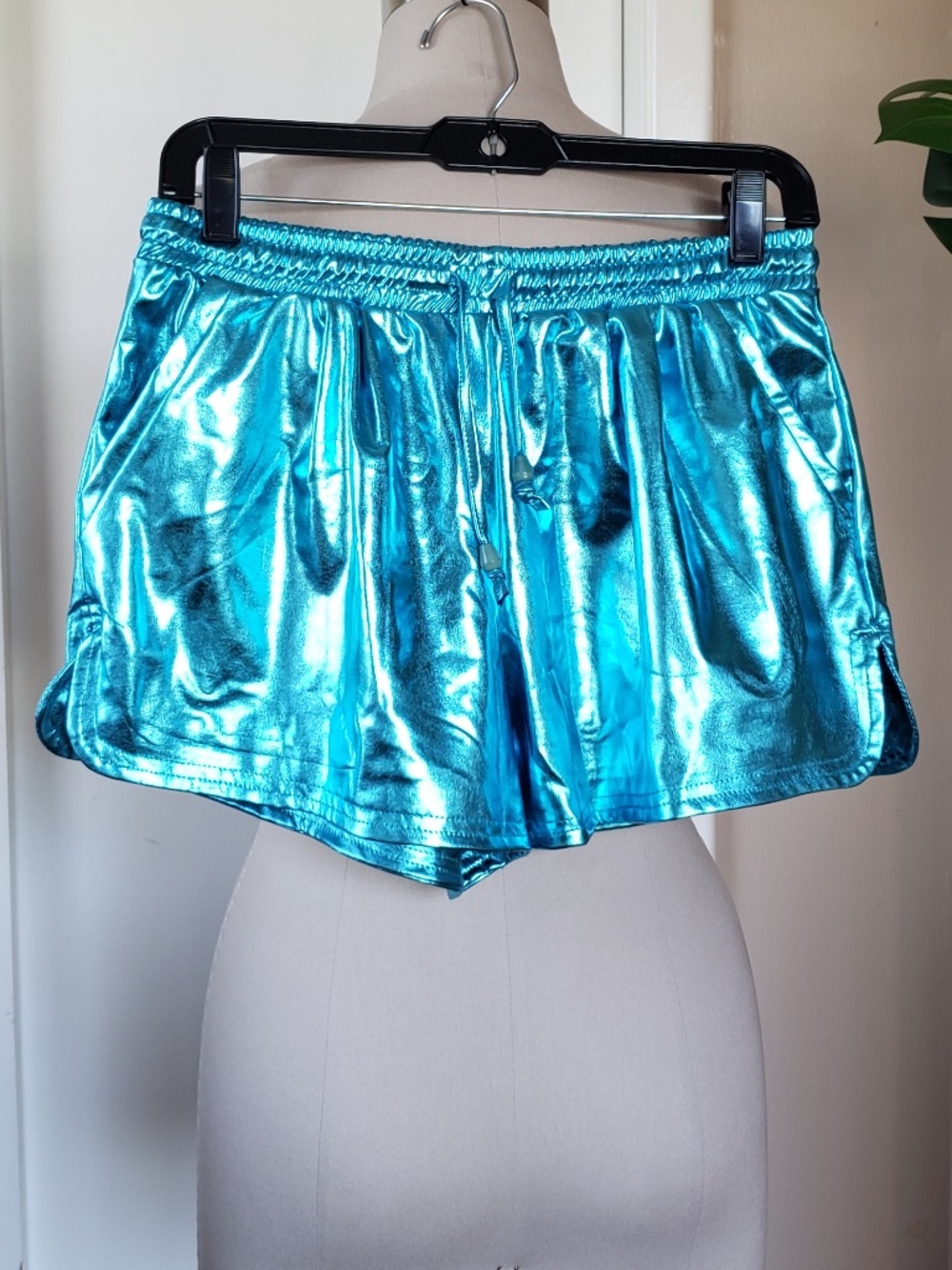 Groovy Metallic Shorts Size Medium NEW!
